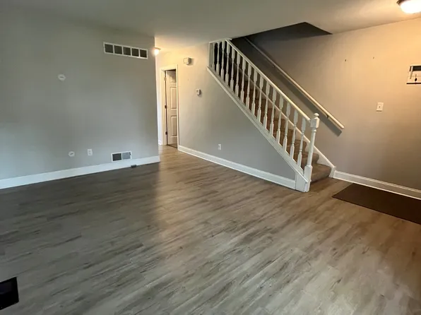 805 Wellington Dr, Dyer, IN 46311