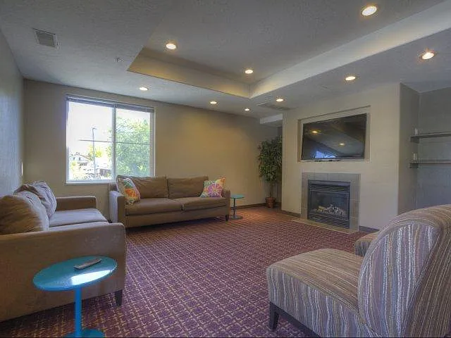 168 N 300 E — Photo 7