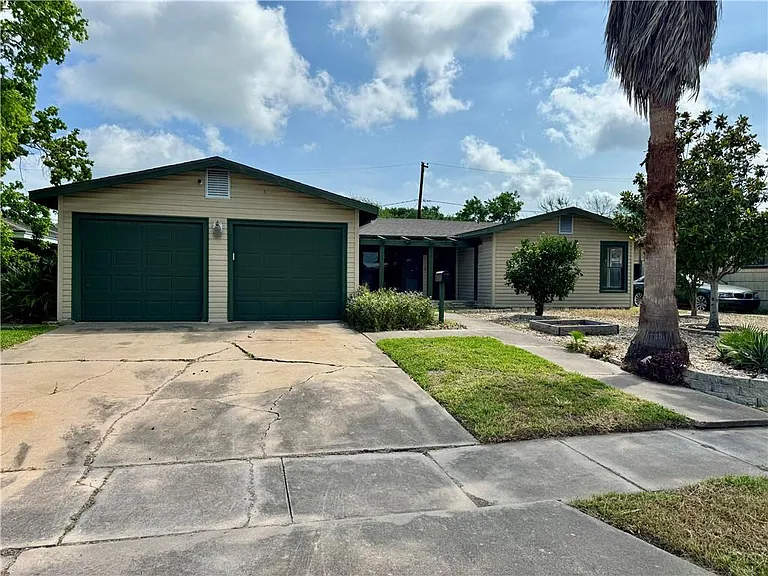 5710 Hinman Dr — Photo 2