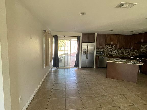 5th image of 616 Monterey Cir