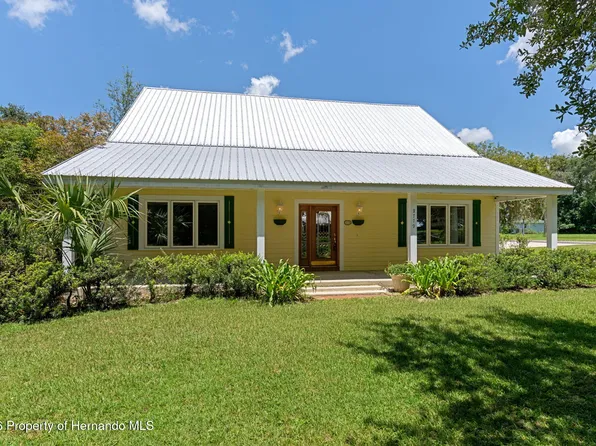 8779 E Orange Ave, Floral City, FL 34436