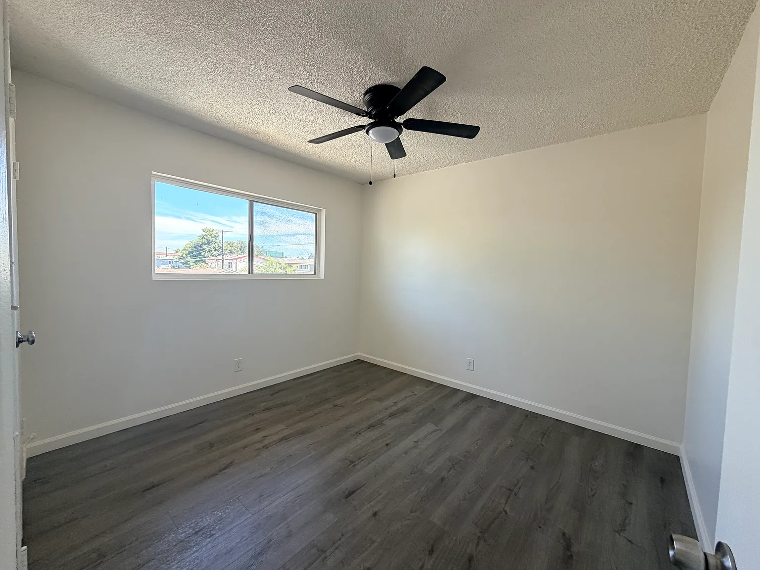 2 bed, 600 sqft, $2,200 — Photo 3