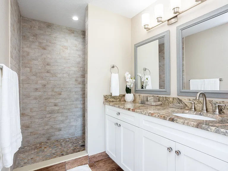 1313 E Cayuga St — Photo 14