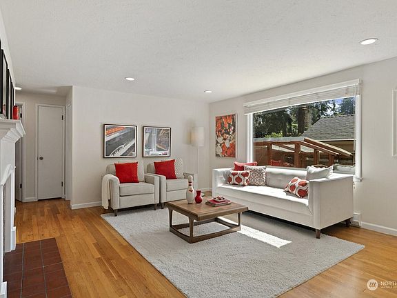 5th image of 12726 12th Ave NE