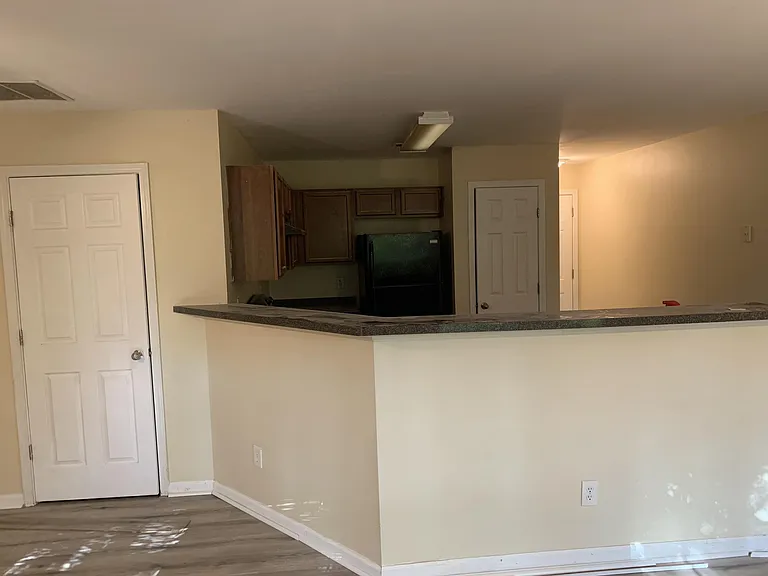 5185 Hanover St — Photo 1