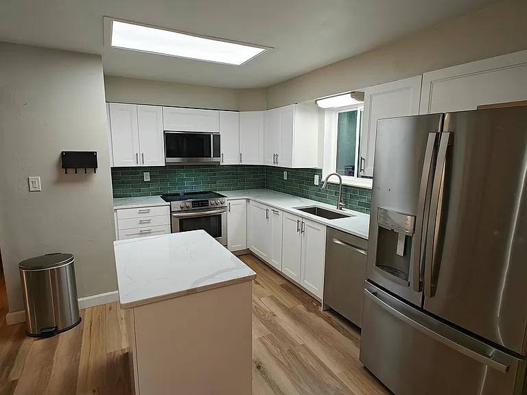 6685 Brook Park Dr — Photo 7