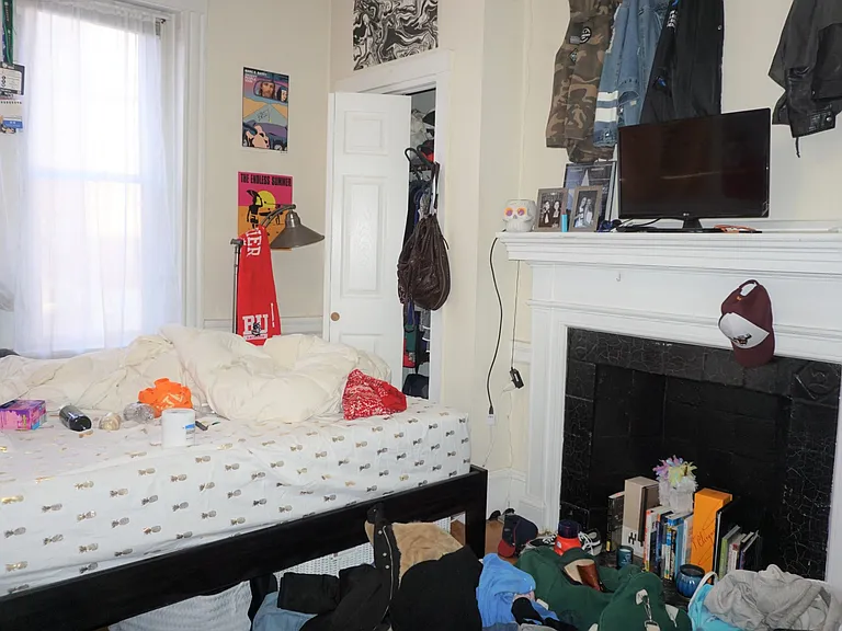 56 Egmont St #1 — Photo 8