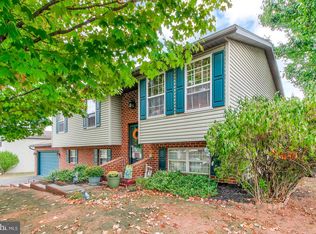 35 Bugler Dr, New Oxford, PA 17350