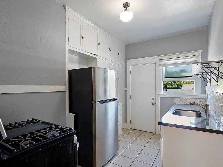 244 Gaviota Ave — Photo 4