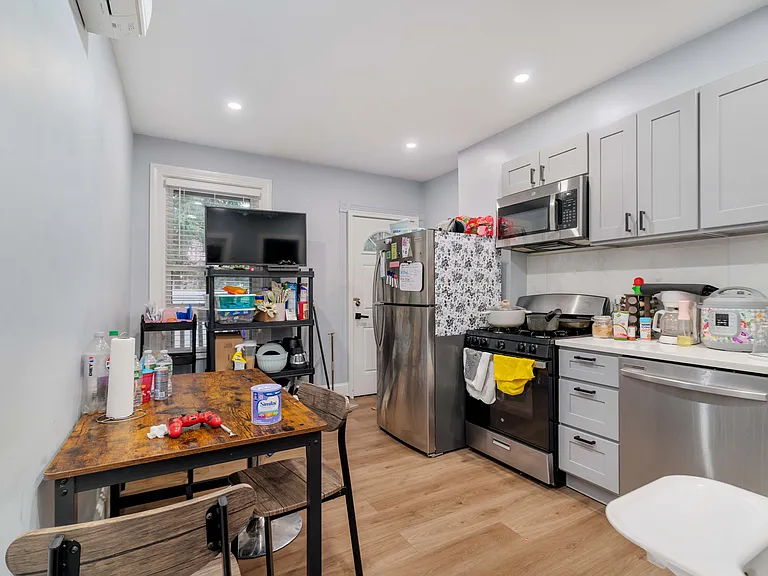 46 Saxton St #1 — Photo 7