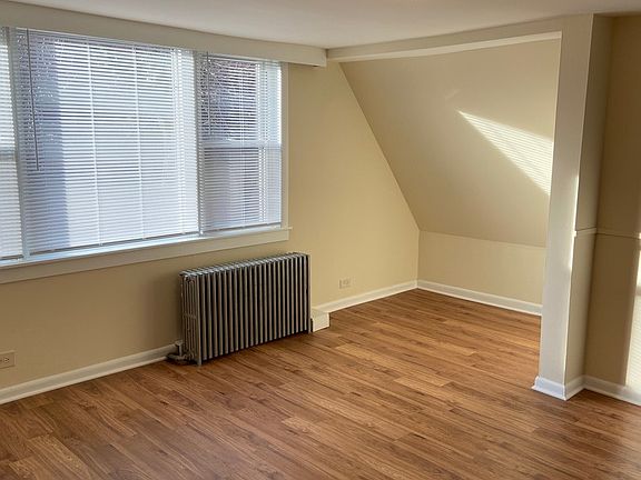 5th image of 1342 Circle Ave #2