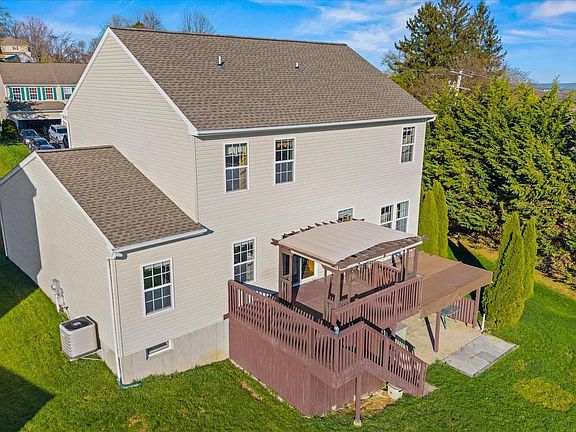 3rd image of 501 Sandpiper Ln