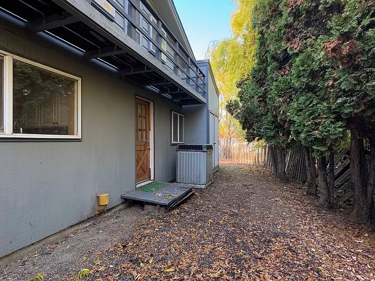 1001 N Brooklane St — Photo 59