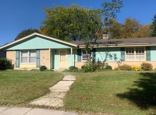 N95W6550 Fieldcrest St, Cedarburg, WI 53012