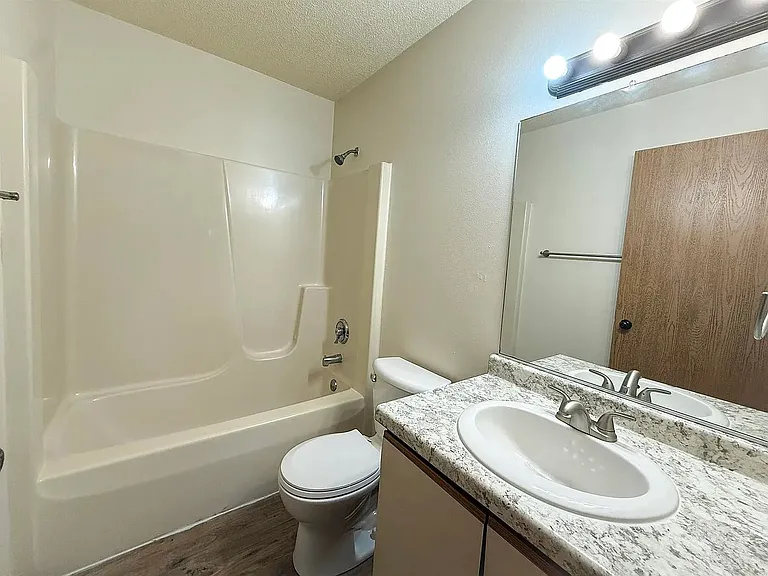 4615 Fairfax St — Photo 11
