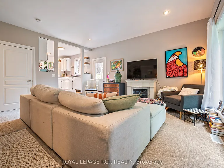 26 Sarah St — Photo 8