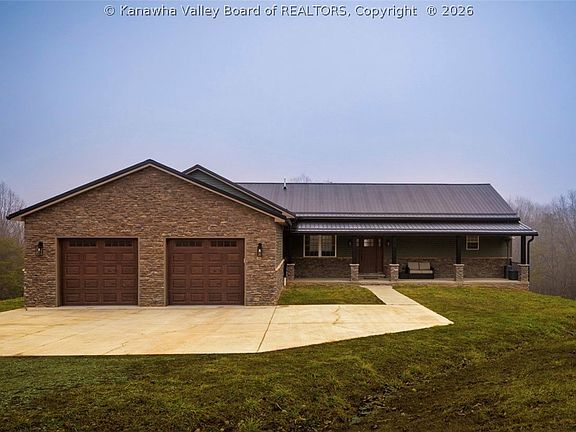 3rd image of 2885 Emma Rd