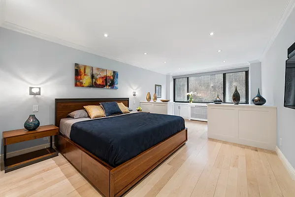 Sold by Compass | media 10