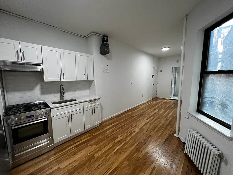 68 W 3rd St #4FW — Photo 4