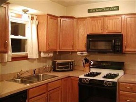 4th image of 4407 W 210th St