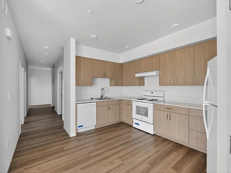 Dry Creek Crossing Apartments — Photo 27