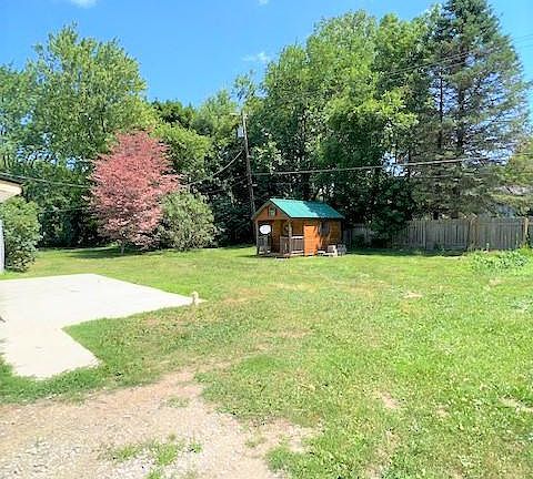 3rd image of 1446 Appleford St