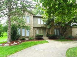 4206 Southmoor Ln, West Bloomfield, MI 48323