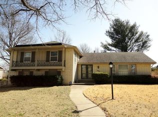 301 W 110th St, Kansas City, MO 64114