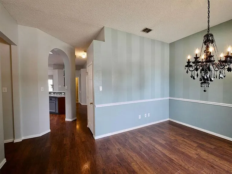 4502 Highlands Dr — Photo 4