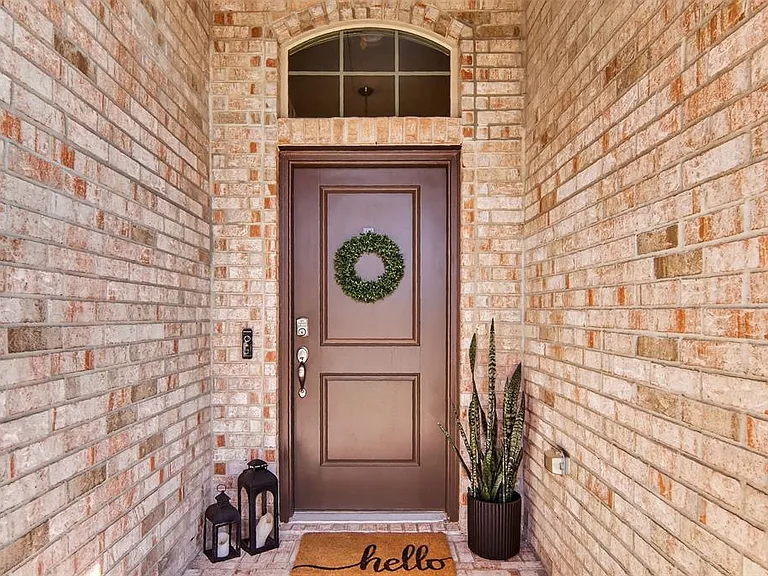 15536 Halstead Ln — Photo 22