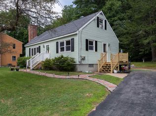 30 Whitehall Ter, Hooksett, NH 03106