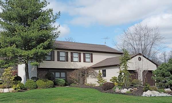 Classical 4 bedroom Colonial