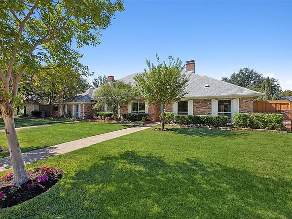 2nd image of 16353 Lauder Ln