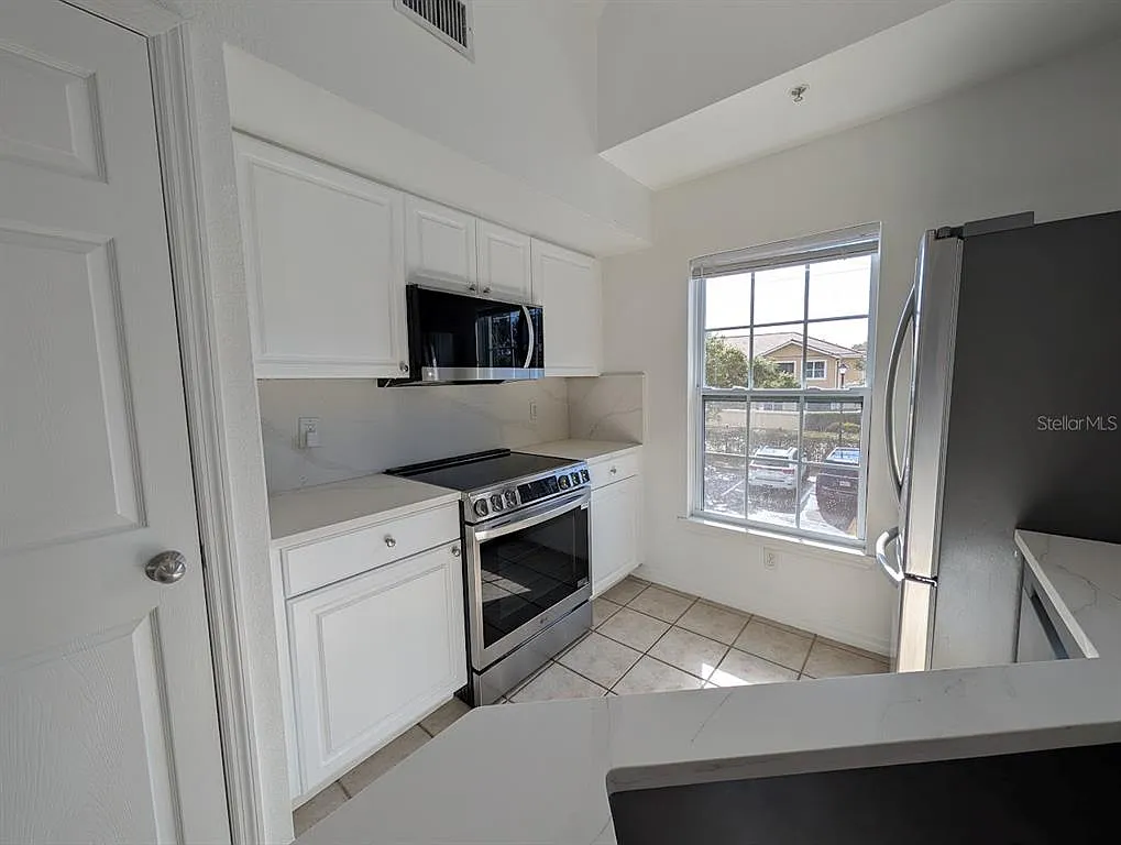 2 bed, 2.0 bath, 1141 sqft, $2,100 — Photo 4