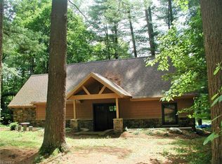 6025 Revere Dr SW, Bowerston, OH 44695