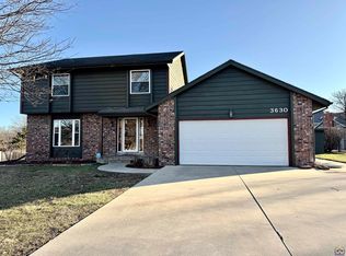 3630 SW Kings Forest Rd, Topeka, KS 66610