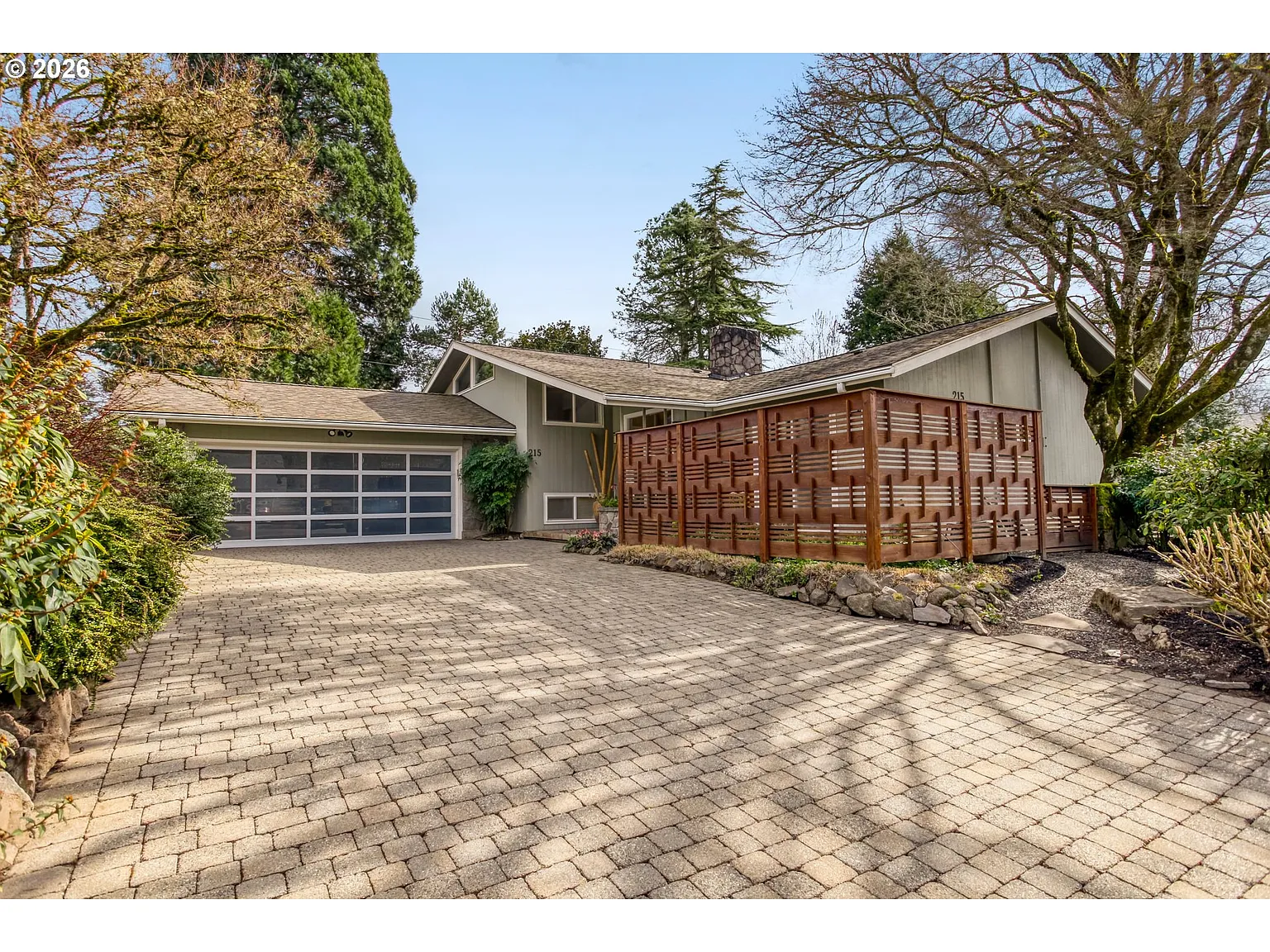 215 Phoenix Way photo 1