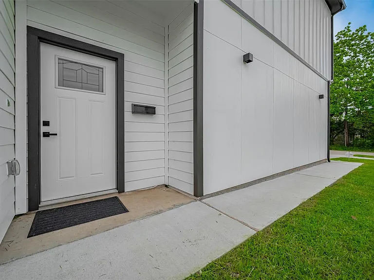 7546 Charlie St — Photo 3
