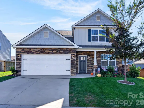 313 Tavernier Ln, Candler, NC 28715