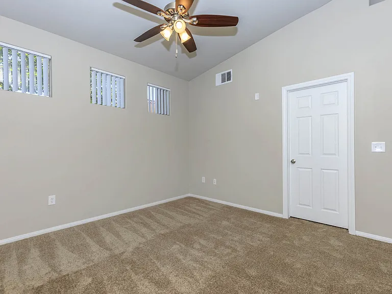 Renovated 1b1 683 SQFT 1 Bed 1 Bath