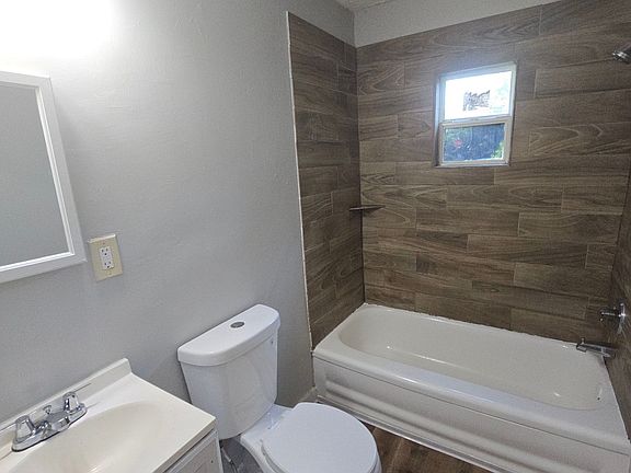 2nd image of 312 Carr Ave