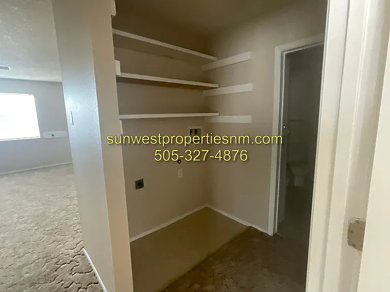 2011 N Tucker Ave — Photo 8