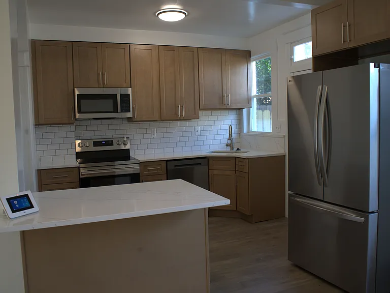 117 S Wickham Rd — Photo 29