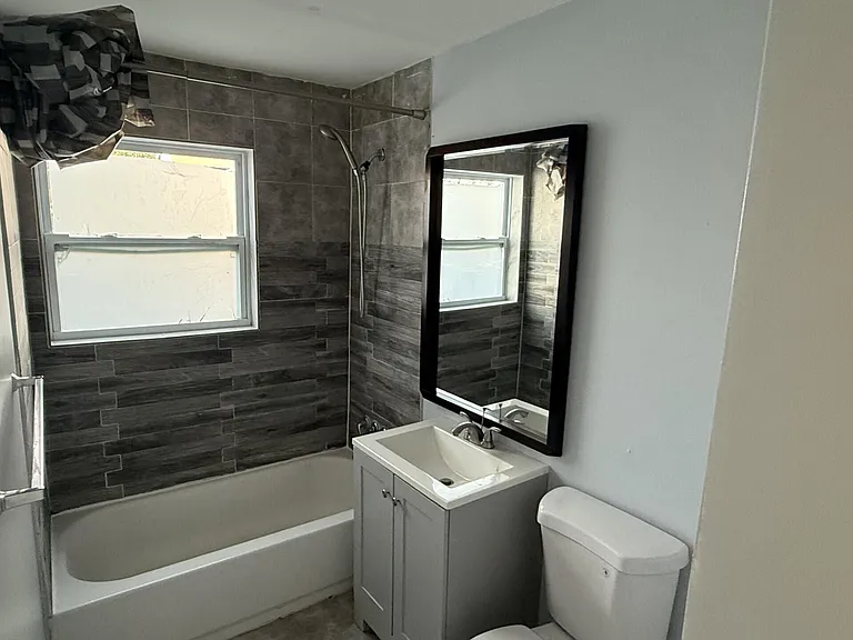 805 3rd St #1 — Photo 7