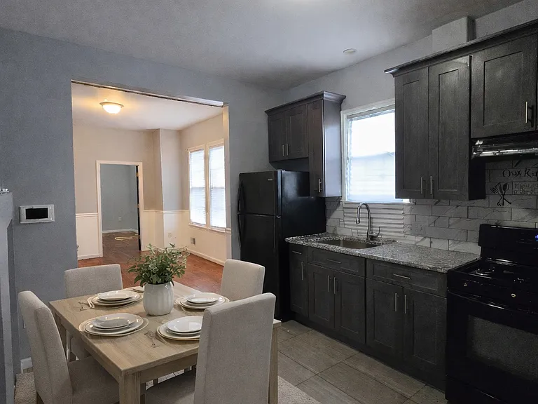 69-71 N 13th St #2 — Photo 3