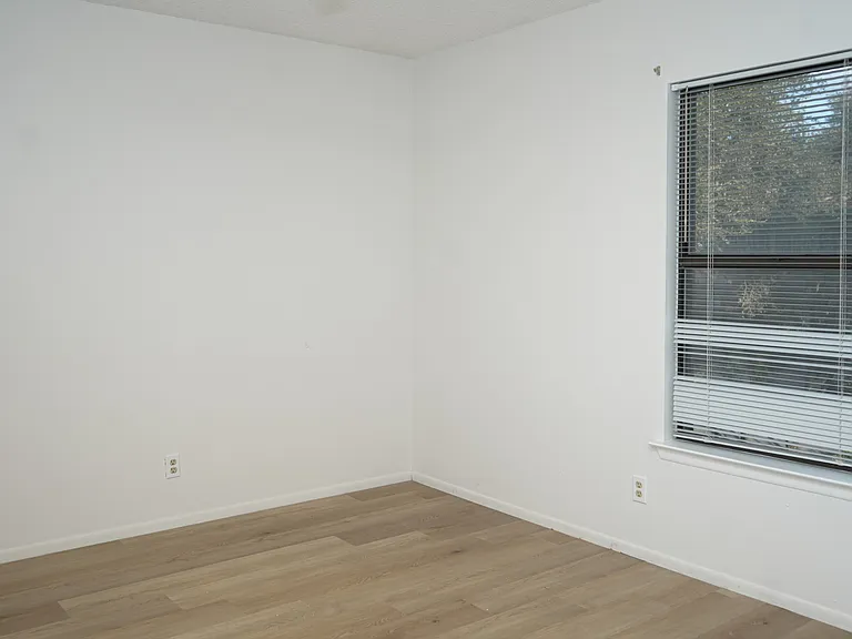 8011 Sunshine Trail Dr — Photo 68