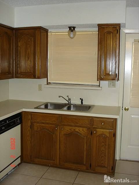 2nd image of 203 N Anna Dr