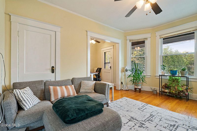 5th image of 685 Myrtle Avenue