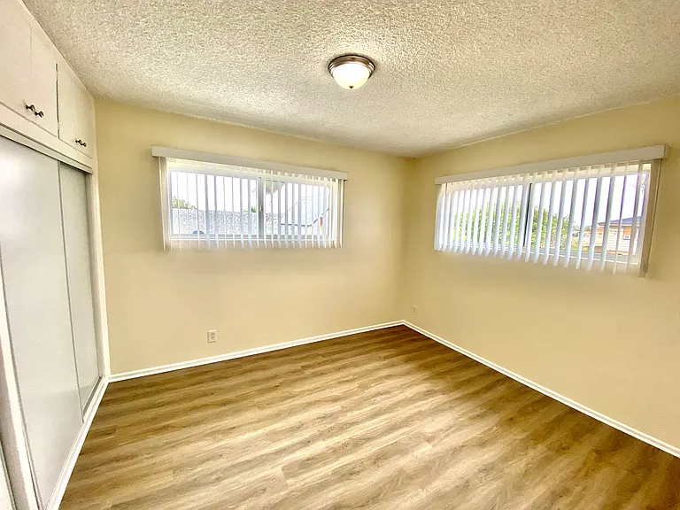 12644 York Ave #E — Photo 12