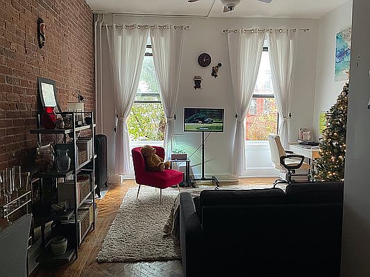 1st image of 332 E 116th St APT 3